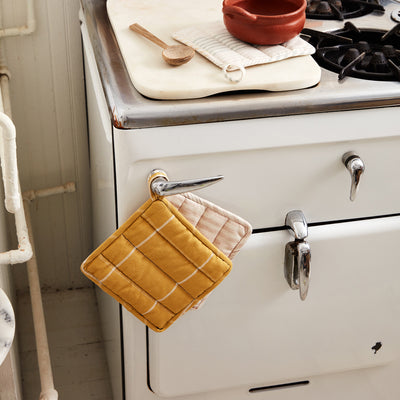 collection photo of aprons + oven mitts image 68