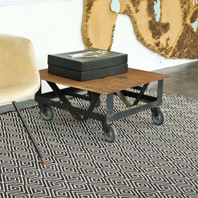 product image for diamond black ivory indoor outdoor rug by annie selke rdb170 1014 4 32