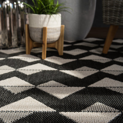 product image for Zemira Indoor/ Outdoor Geometric Black/ Cream Rug by Jaipur Living 84