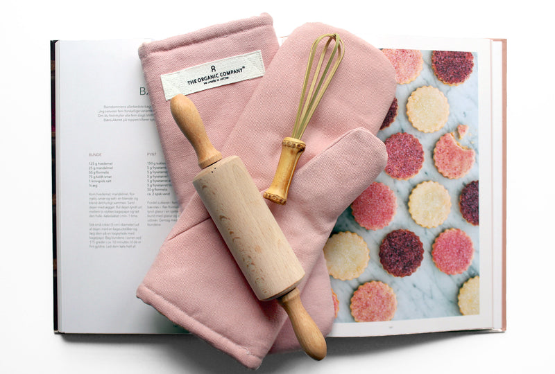 media image for oven mitts in multiple colors and sizes design by the organic company 9 229