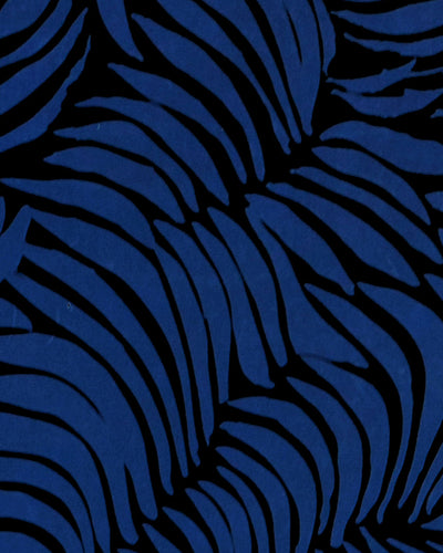 product image of sample plume wallpaper in midnight design by jill malek 1 511