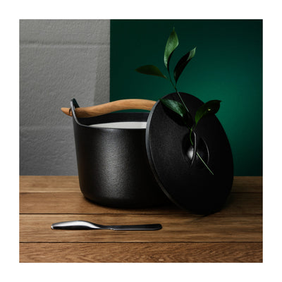 product image for Sarpaneva Cast Iron Casserole Pot design by Timo Sarpaneva for Iittala 50
