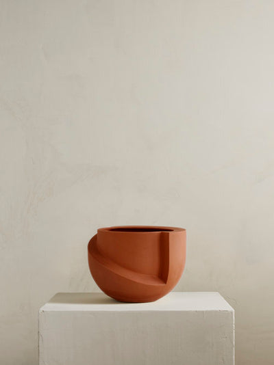 product image of vayu ceramic tabletop planter in terracotta design by light and ladder 1 550