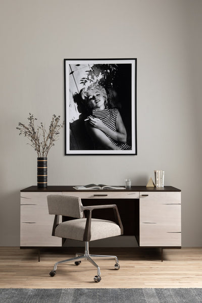 product image for Marilyn Monroe Relaxing By Getty Images 64