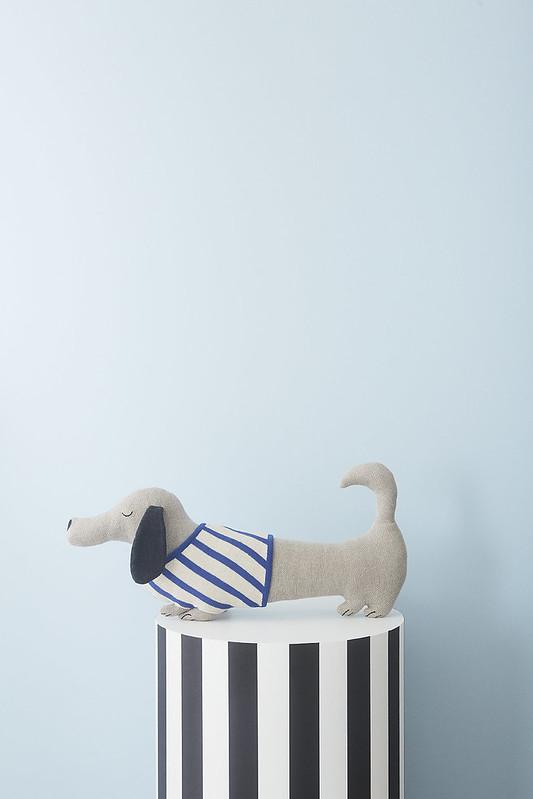 media image for slinkii dog cushion design by oyoy 3 254