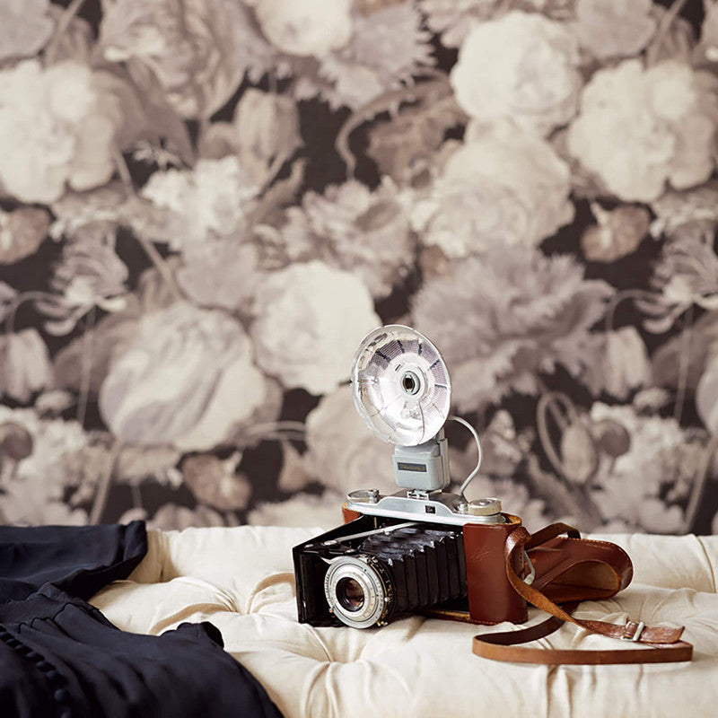 media image for Artistic Floral Wallpaper in Black/Grey 299