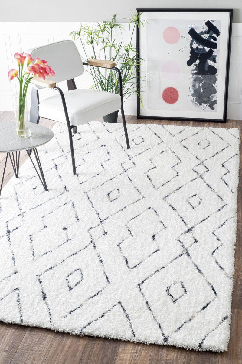 media image for Hand Tufted Beaulah Shaggy Rug in White design by NuLoom 252