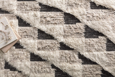 product image for Khalid Rug in Natural / Black by Loloi 36