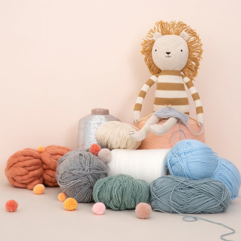 media image for angus small lion toy by meri meri mm 211222 3 253