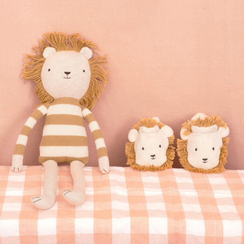 media image for angus small lion toy by meri meri mm 211222 4 276