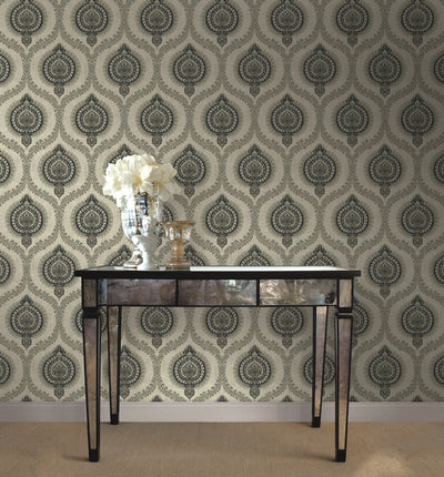 product image for Medallion Ogee Wallpaper in Silver from the Caspia Collection by Wallquest 44