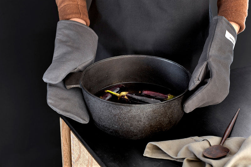 media image for oven mitts in multiple colors and sizes design by the organic company 12 223