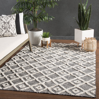 product image for Bosc Indoor/ Outdoor Trellis Ivory & Black Area Rug 70