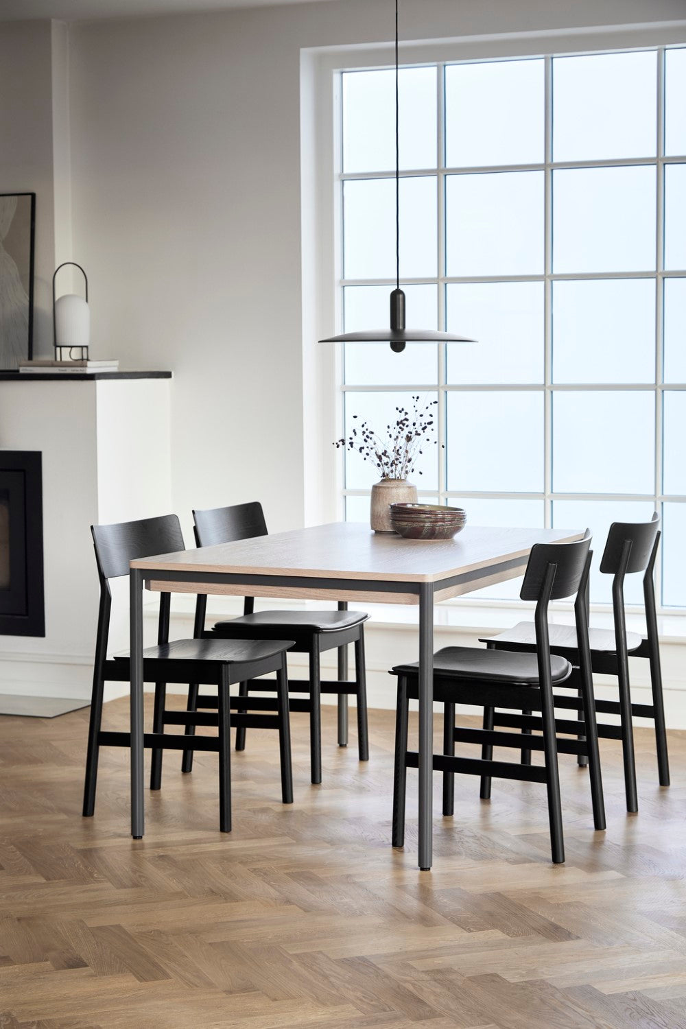 Osiris extendable sales dining table