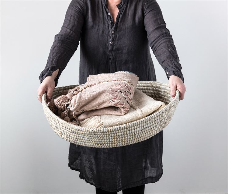 media image for Round Hand-Woven Grass Basket with Handles 210