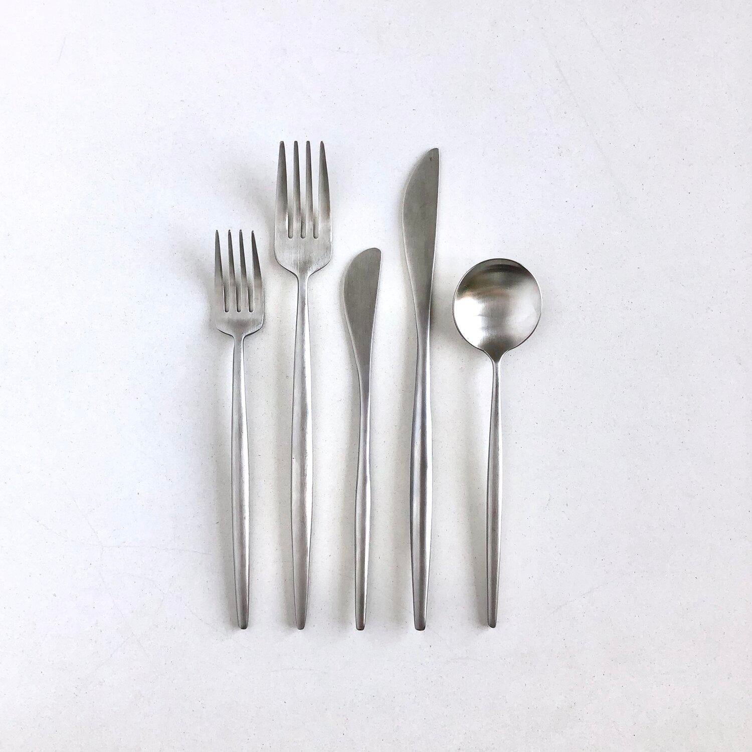Shop Luna Flatware 5pc Set Burke Decor